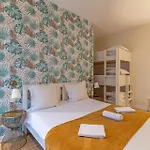 Guest House 3* Μοντεβρέν